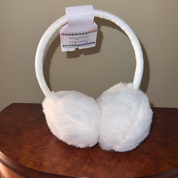 NWT Earmuffs - Picture 2 of 2